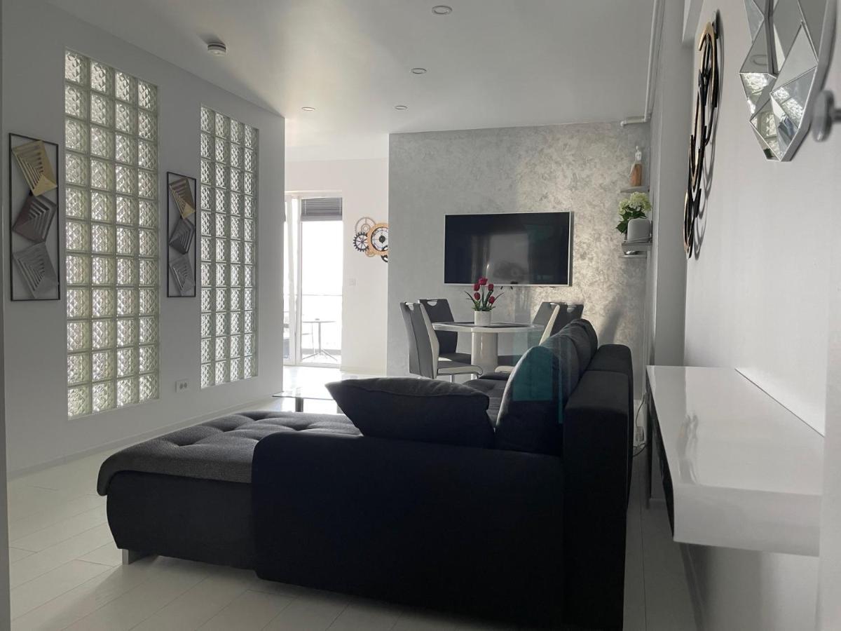 Luxury Westpark 2-Room Apartment Lakeview W5 Bucharest Exterior photo