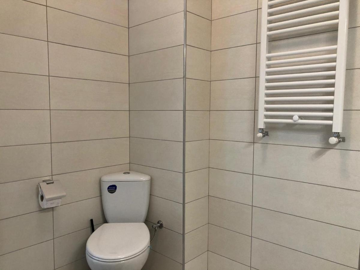 Luxury Westpark 2-Room Apartment Lakeview W5 Bucharest Exterior photo